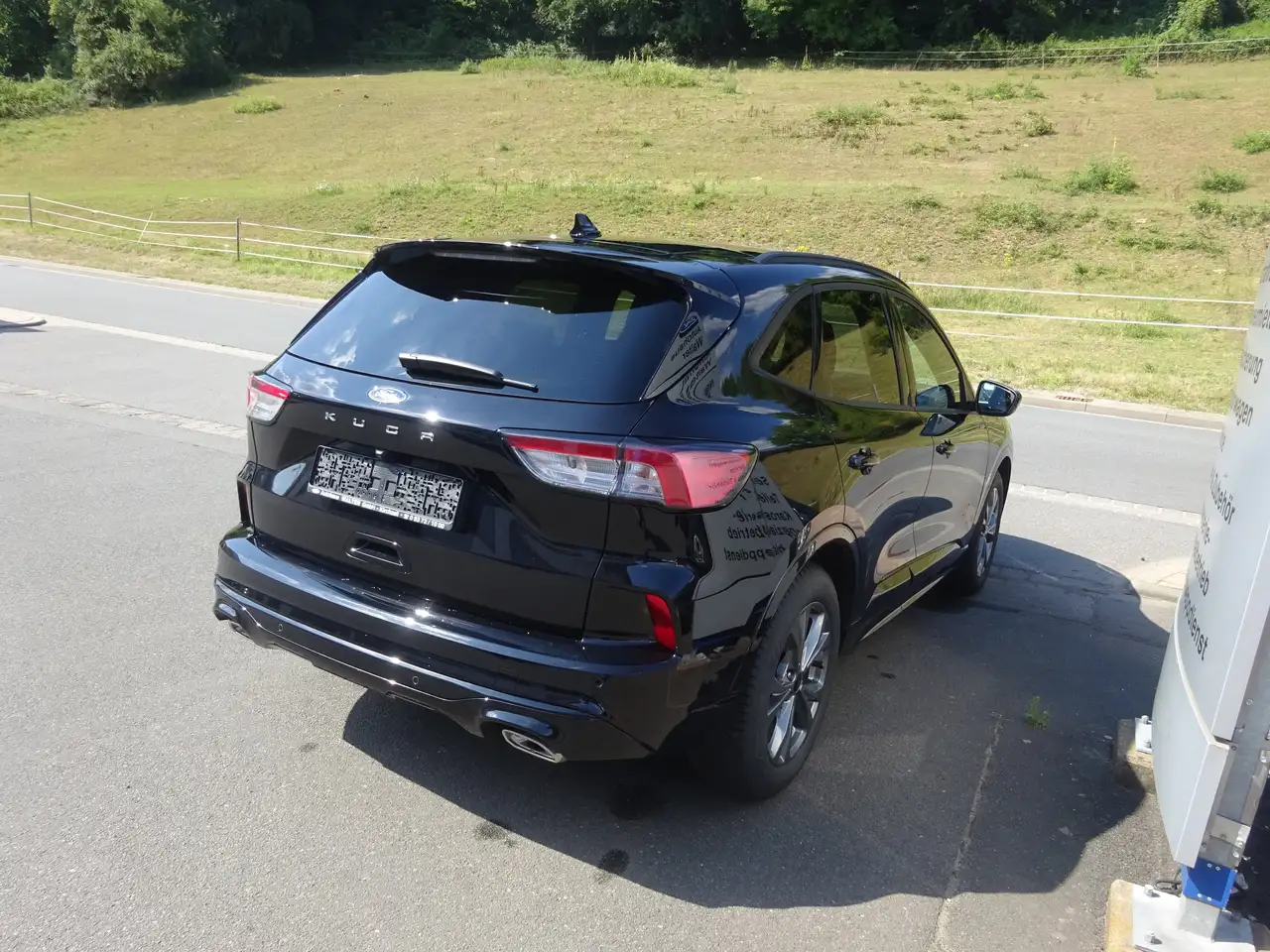 Ford Kuga ST-Line X Schiebedach LED Navi Kamera ACC — Galería del vehículo 6