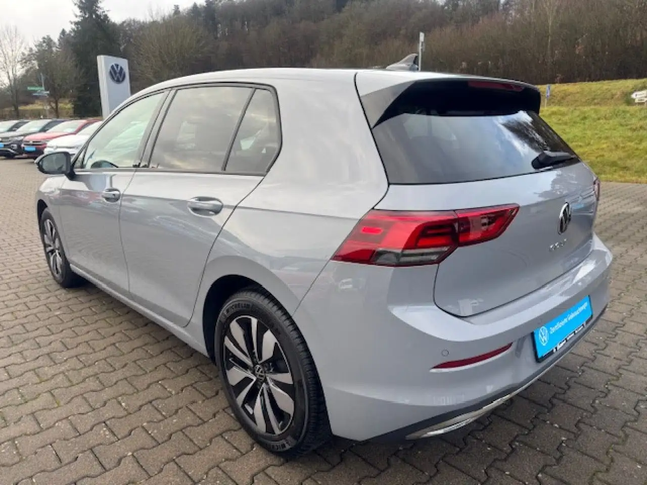 Volkswagen Golf VIII Move 1.5 TSI LED, ACC, Navi, ind. Laden — معرض صور السيارة 10