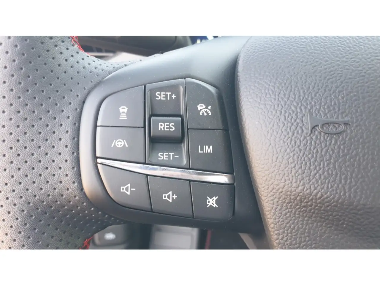 Ford Focus Turnier ST-Line X 1.0 EcoBoost MHEV AUT. ACC LED N — معرض صور السيارة 18