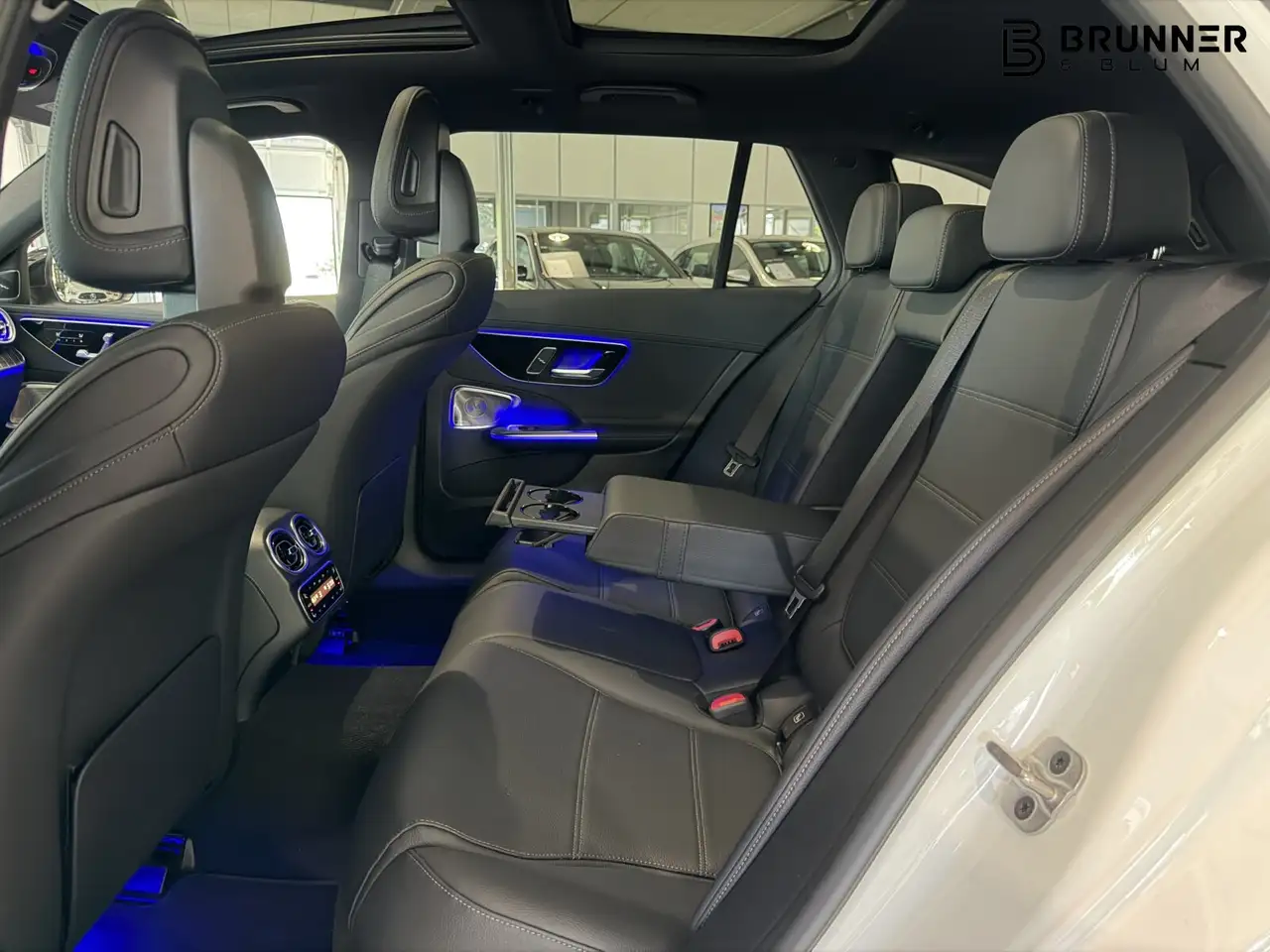 Mercedes-Benz C 300 C 300 e T AMG/Massage/Pano/Burmester/HeadUp/360 — Galería del vehículo 36