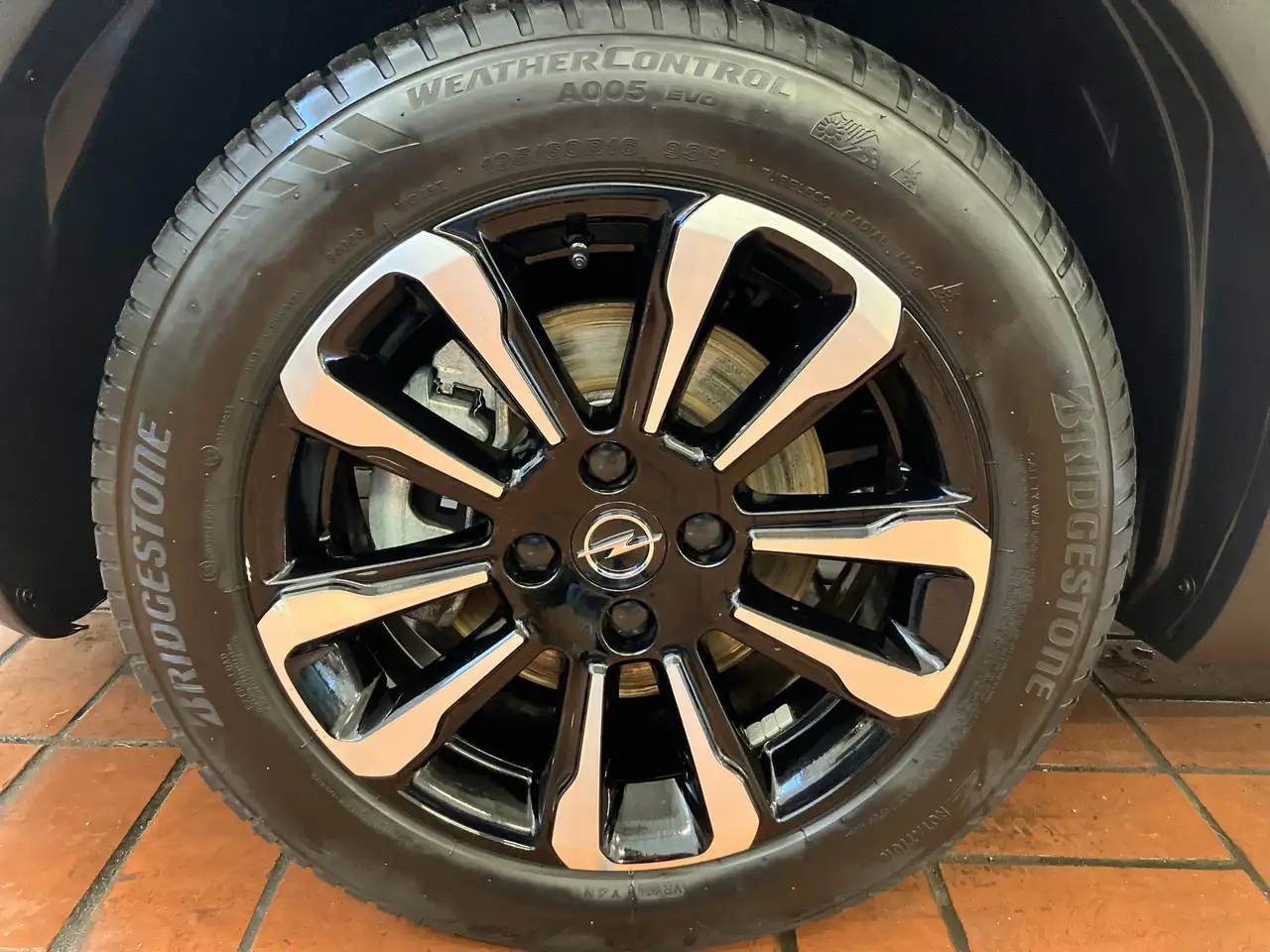 Opel Crossland 1.2 Turbo ElegancePaket LED+Nav+SHZ+Kam — Vehicle gallery 18
