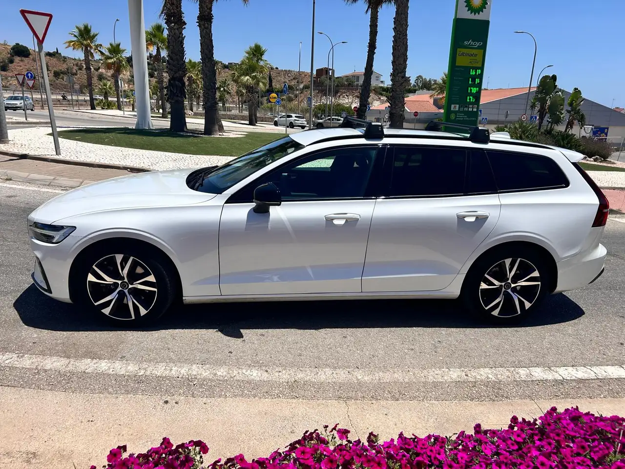 Volvo V60 Volvo V60 Plus, B4, Diésel, Dark”. Matrícula: 9553 MPW. — Galerie du véhicule 2