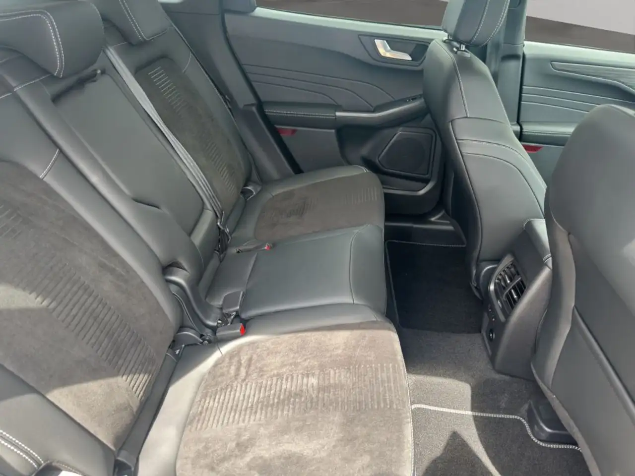 Ford Kuga ACTIVE FHEV X 2.5 Ltr. 152 PS *AUT — Vehicle gallery 17