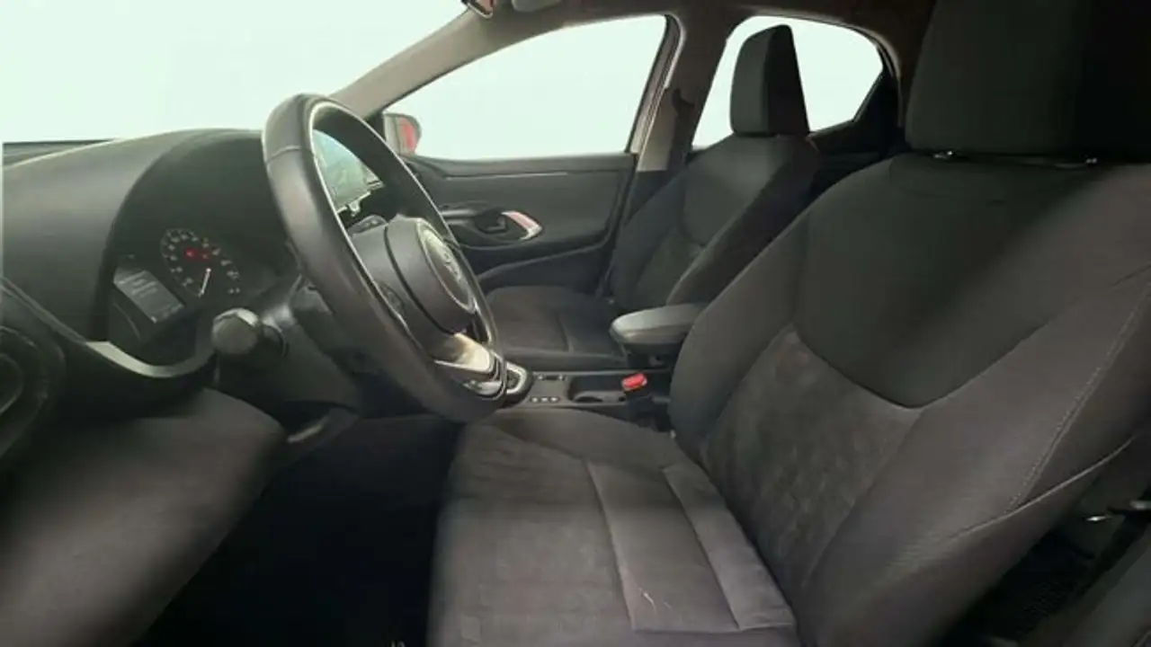 Toyota Yaris 120H 1.5 Style — معرض صور السيارة 8
