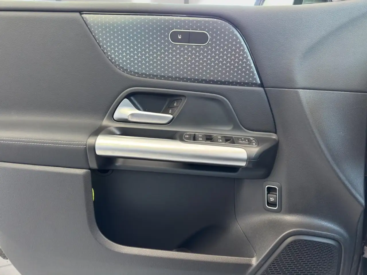 Mercedes-Benz B 180 PROGRESSIVE KAMERA+LED+WINTER-PAKET+DAB — Vehicle gallery 11