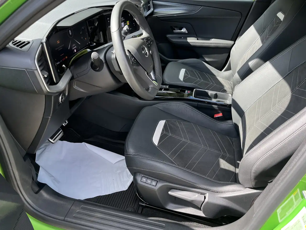 Opel Mokka 1.2 Turbo Ultimate ACC+Alcantara+Navi+SHZ — Galerie du véhicule 13