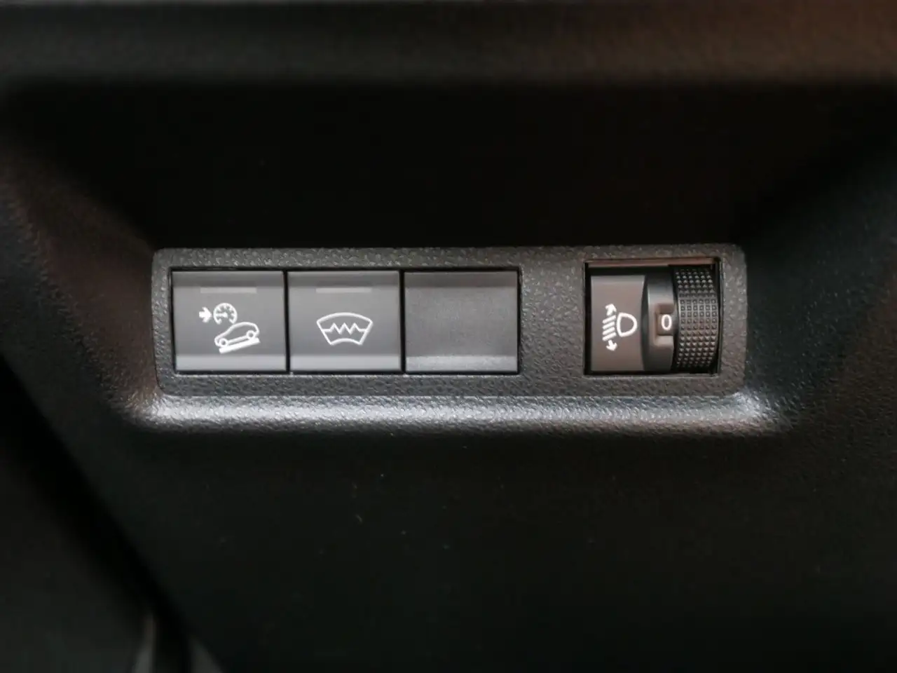 Jeep Avenger ALTITUDE 1.2 T3 100 PS PDC WINTER INFO KOMFORT ALL — Vehicle gallery 12