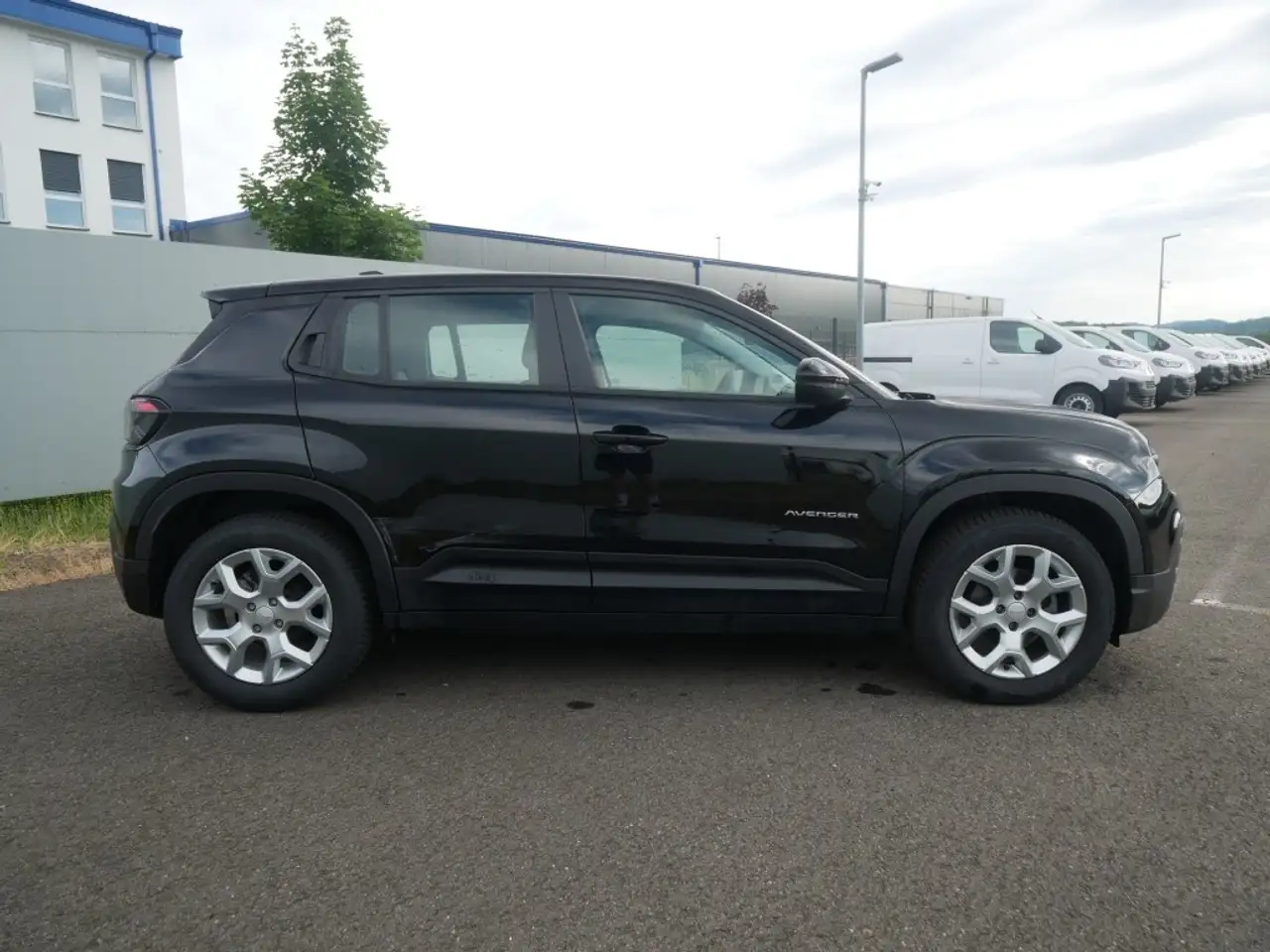 Jeep Avenger ALTITUDE 1.2 T3 100 PS PDC WINTER INFO KOMFORT ALL — Vehicle gallery 2