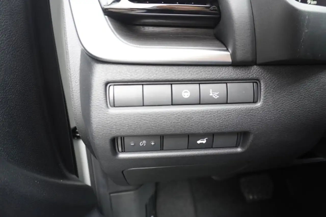 Nissan X-Trail Tekna+ 1.5 VC-T e-POWER e-4ORCE UPE=59000 Euro — معرض صور السيارة 24