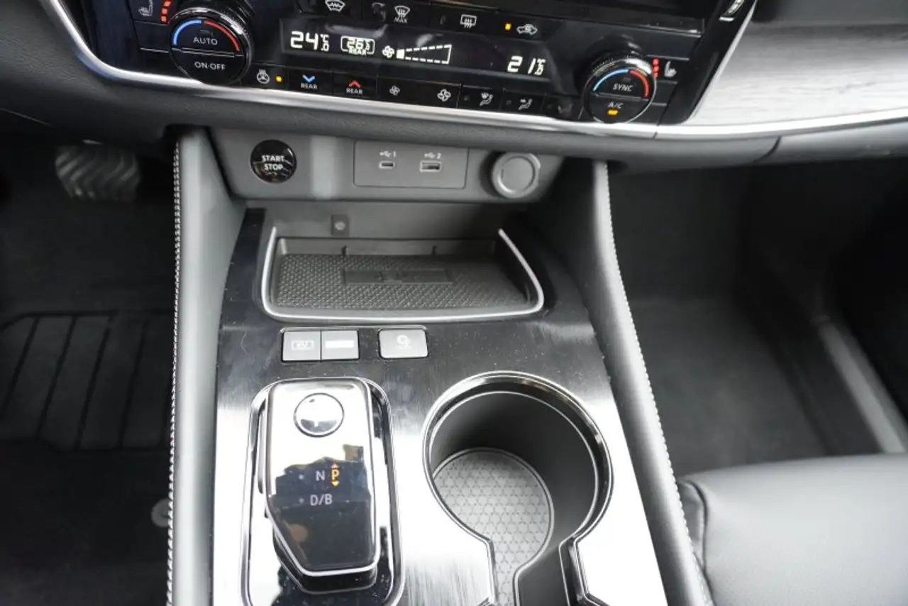 Nissan X-Trail Tekna+ 1.5 VC-T e-POWER e-4ORCE UPE=59000 Euro — معرض صور السيارة 28
