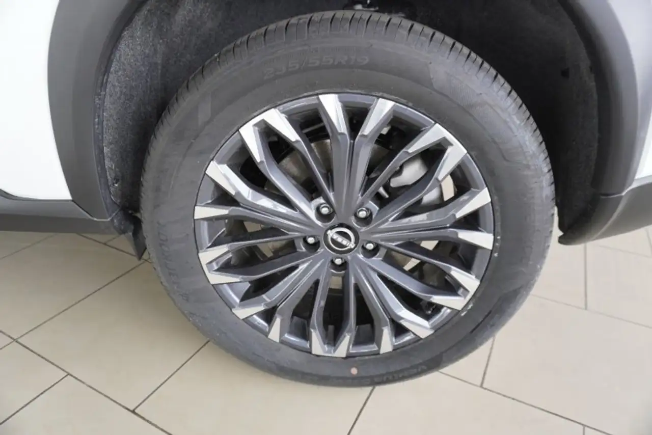 Nissan X-Trail Tekna+ 1.5 VC-T e-POWER e-4ORCE UPE=59000 Euro — معرض صور السيارة 32