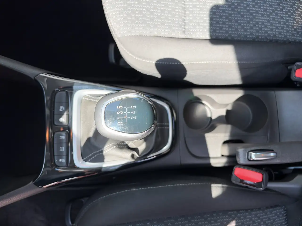 Opel Crossland Enjoy 1.2 T-Direct Injection 110PS MT Enjoy — Vehicle gallery 14