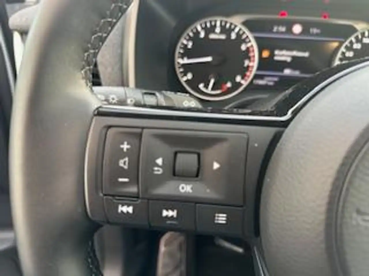 Nissan Qashqai 1.3 DIG-T MHEV 6MT Acenta 360°Kamera — Galerie du véhicule 24