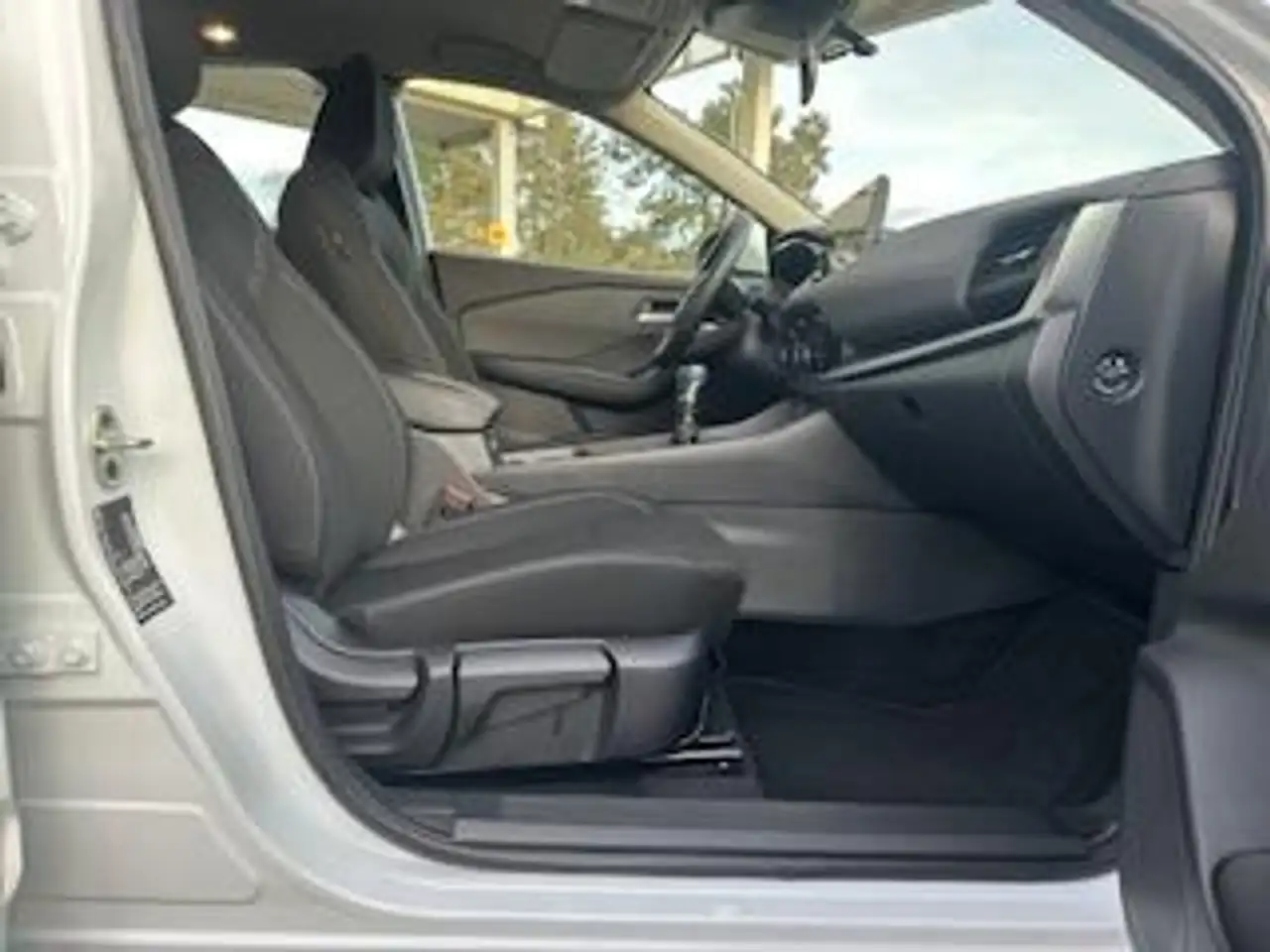 Nissan Qashqai 1.3 DIG-T MHEV 6MT Acenta 360°Kamera — Galerie du véhicule 18