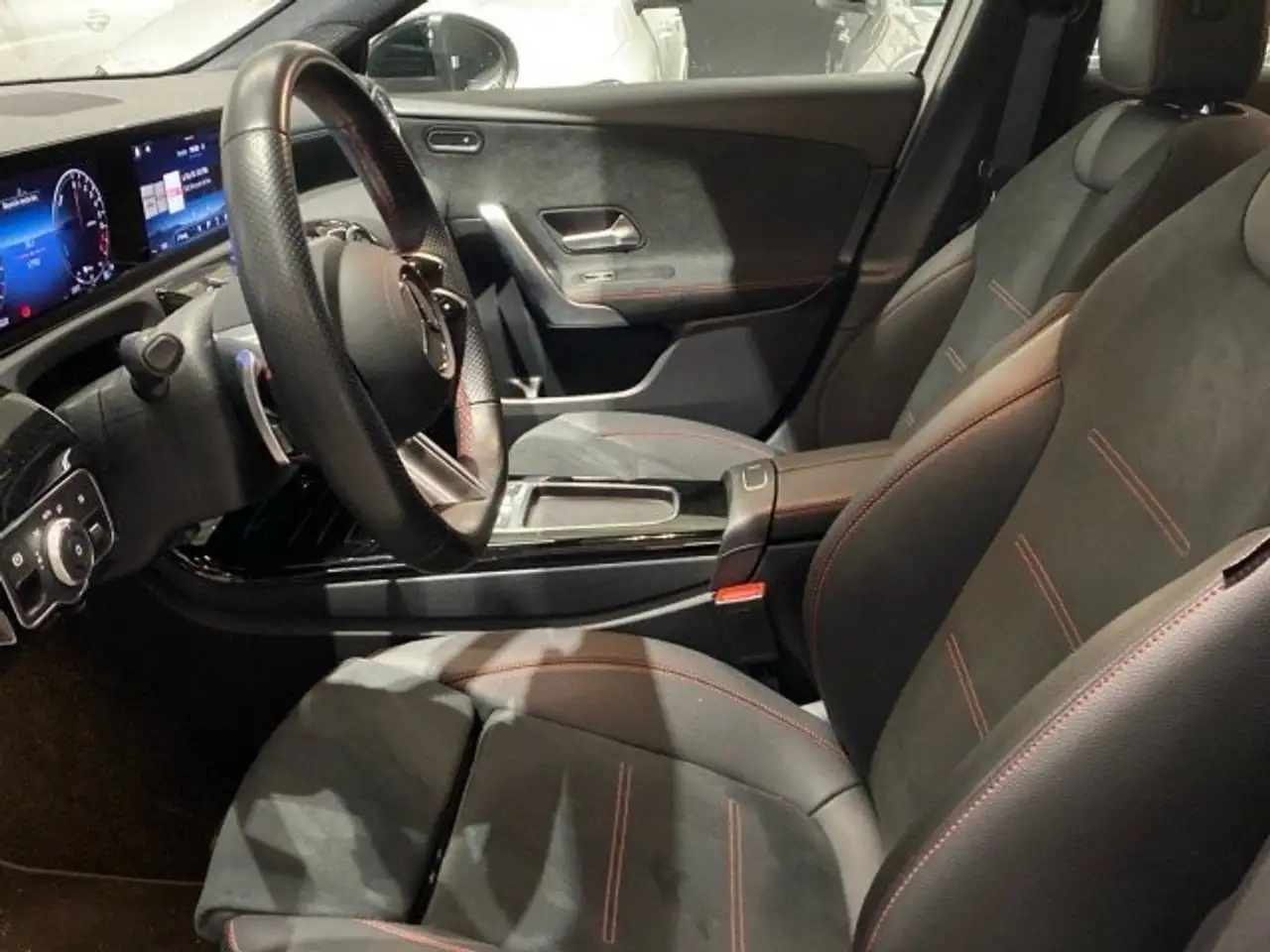 Mercedes-Benz A 250 250e Sedán 8G-DCT — Vehicle gallery 7