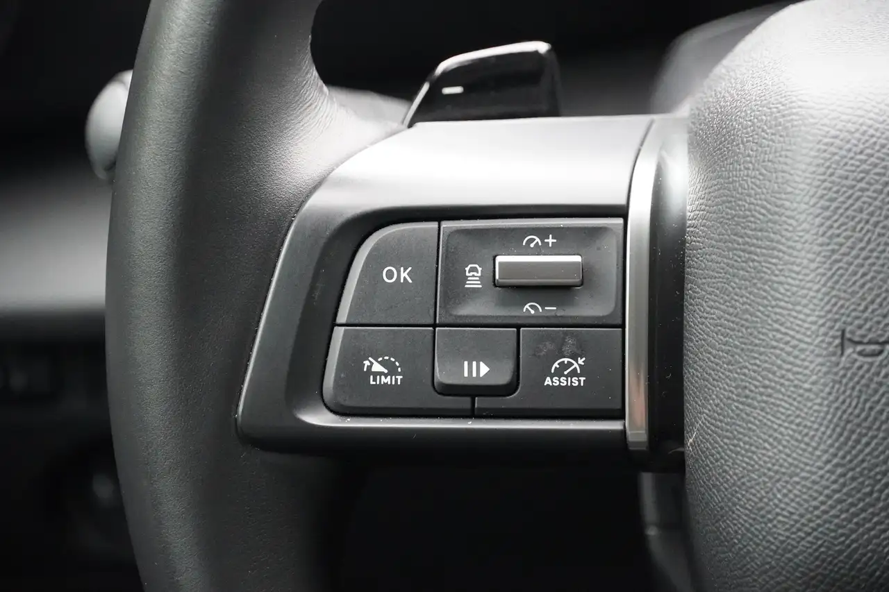 Citroen C4 PureTech 130 Aut. LED ACC Navi 360° — Vehicle gallery 15