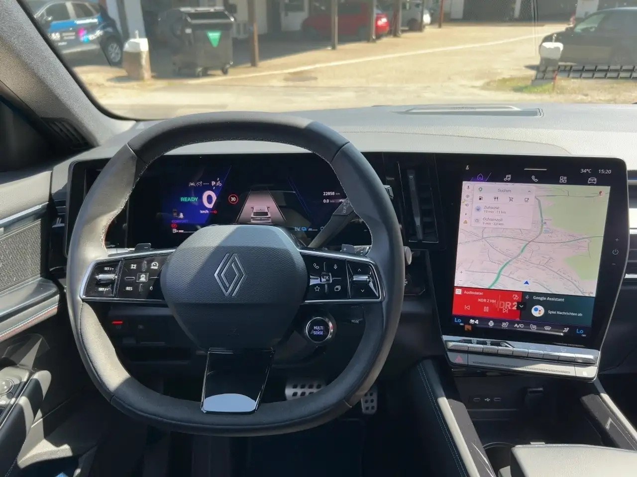 Renault Rafale E-TECH Hybrid 200 Esprit Alpine — Vehicle gallery 9