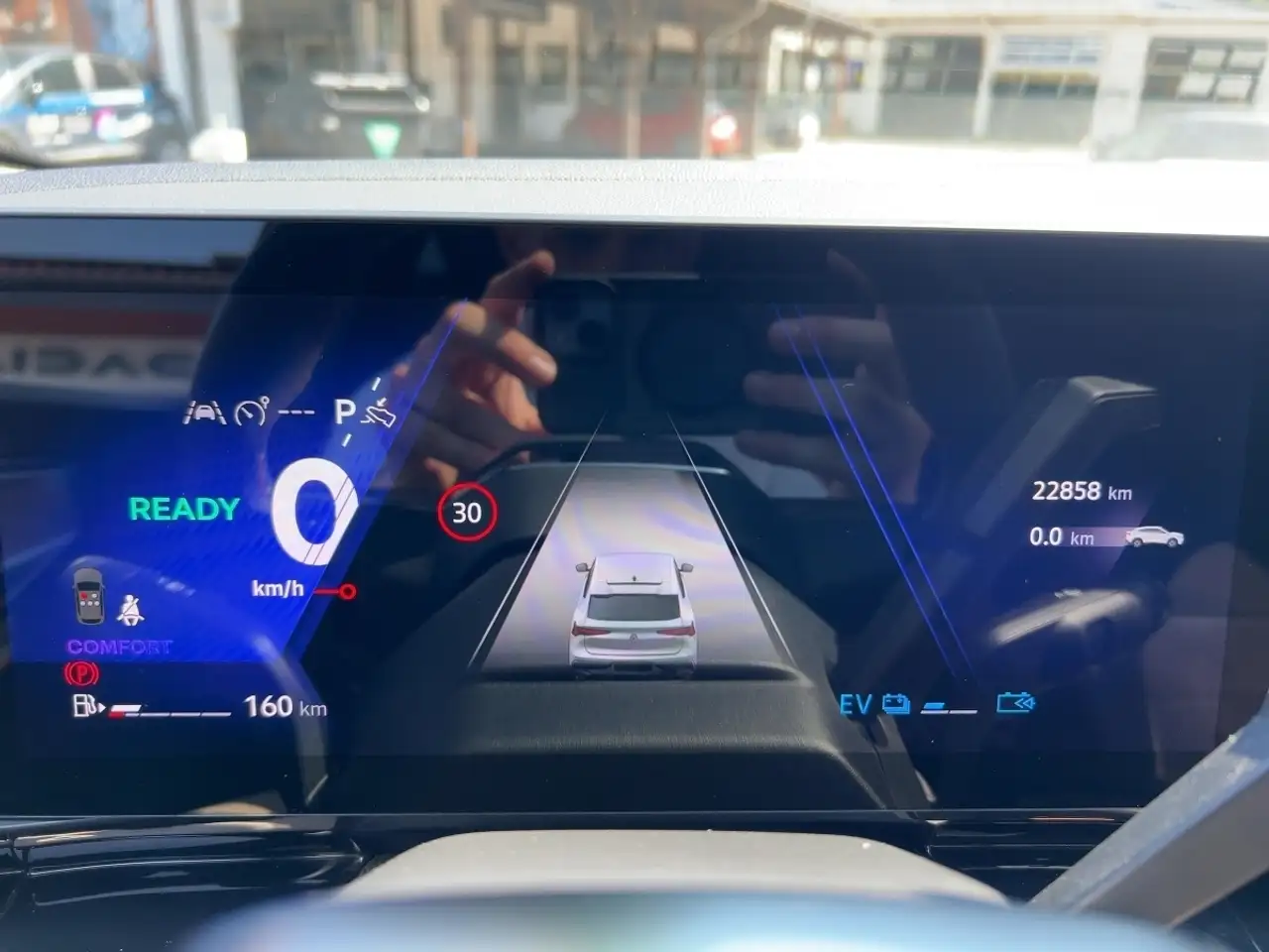 Renault Rafale E-TECH Hybrid 200 Esprit Alpine — Vehicle gallery 7