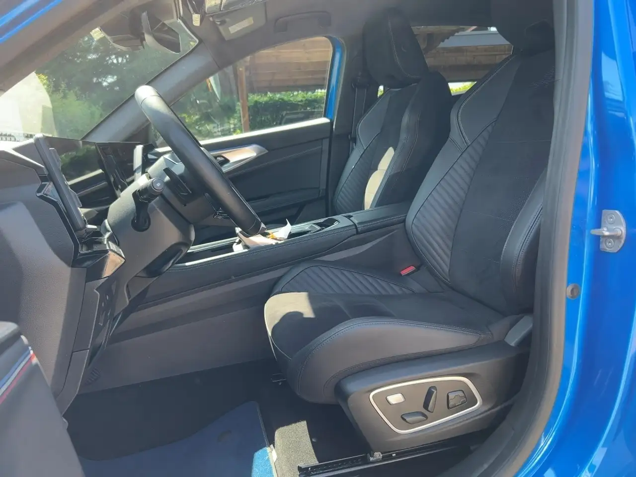 Renault Rafale E-TECH Hybrid 200 Esprit Alpine — Vehicle gallery 10