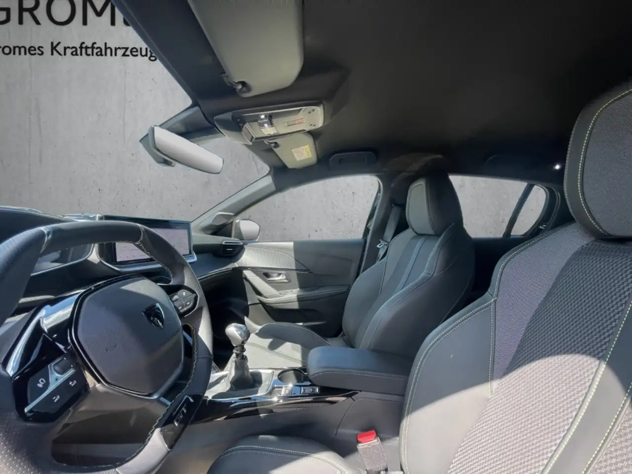 Peugeot 208 GT PT 100 AHK LED Navi CarPlay 360 Kamera Apple Ca — Galería del vehículo 9