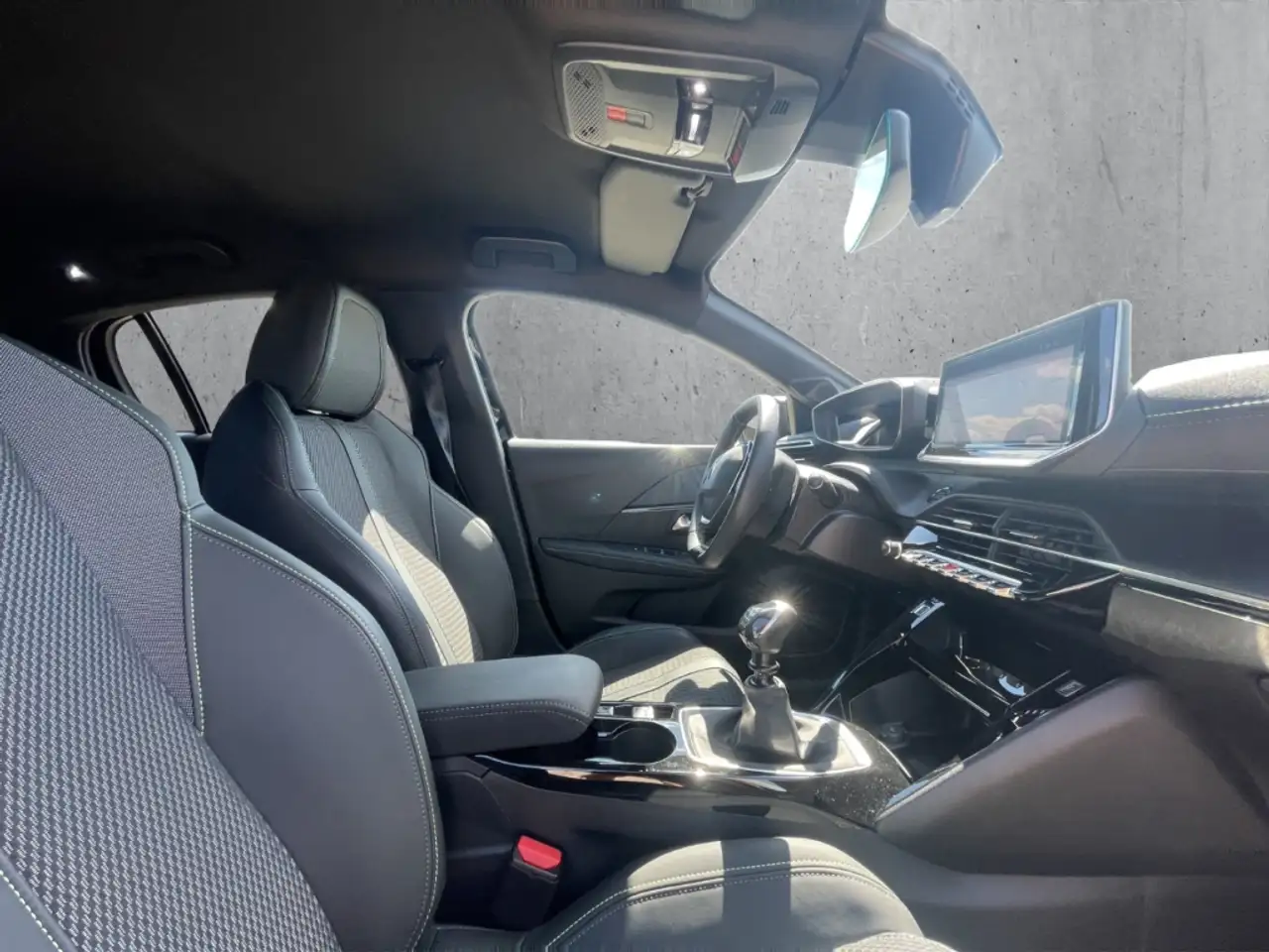 Peugeot 208 GT PT 100 AHK LED Navi CarPlay 360 Kamera Apple Ca — Galería del vehículo 13