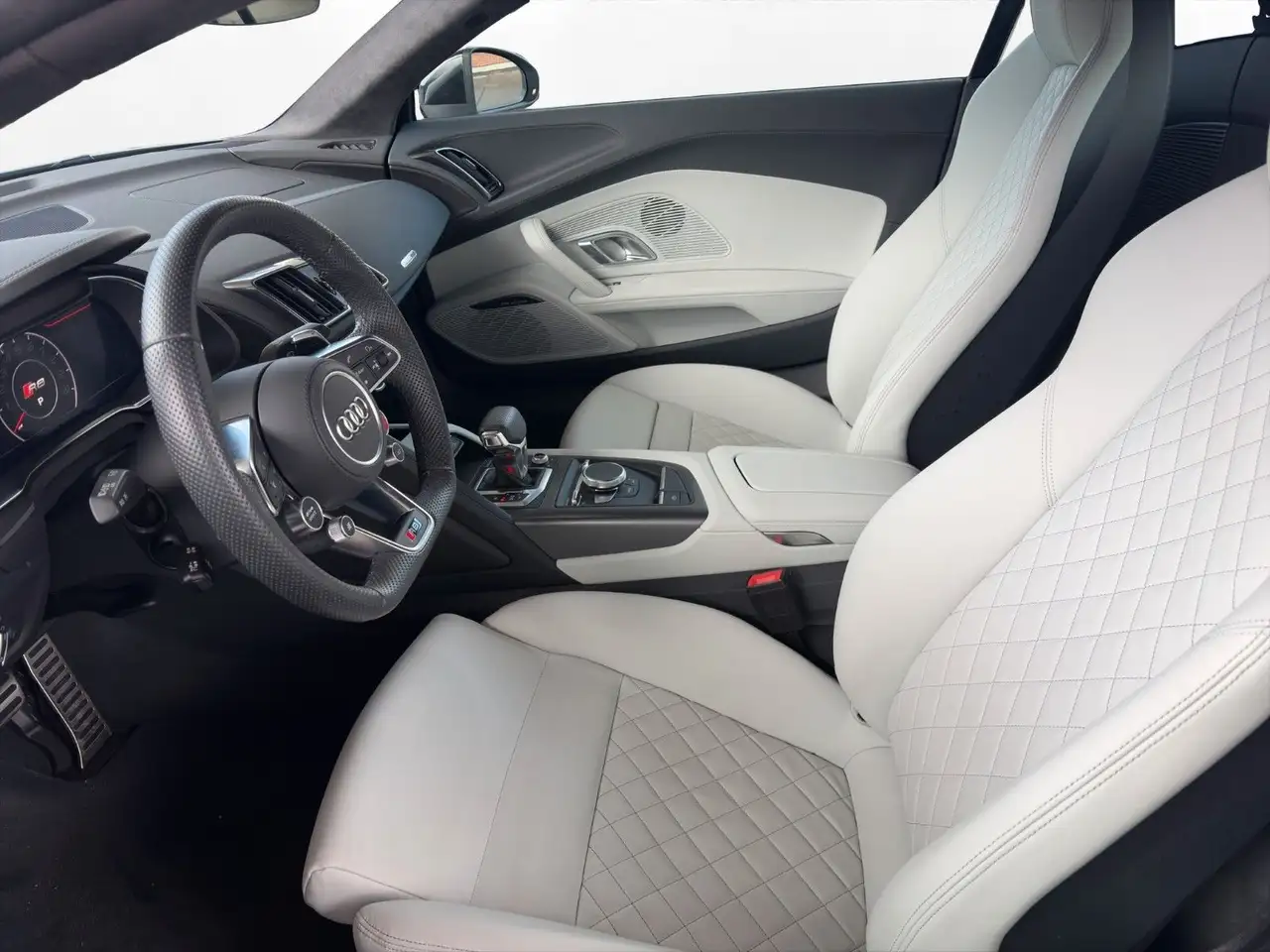 Audi R8 Coupe V10 perf. RWD Nappa Kamera B&O Sound — Galería del vehículo 7