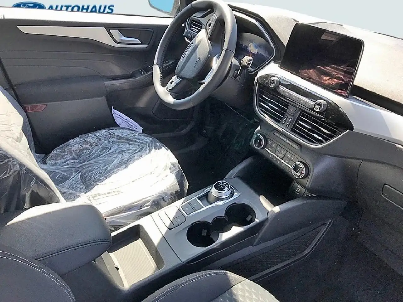 Ford Kuga Cool & Connect — Vehicle gallery 6