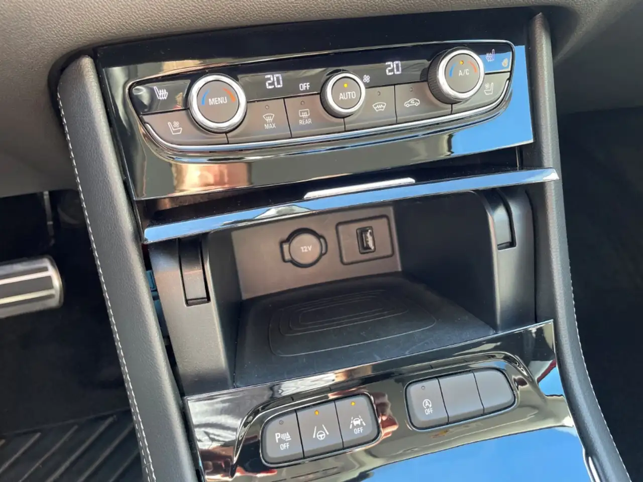 Opel Grandland Ultimate AT+Leder+Navi+SHZ+LHZ+AHK+LED — معرض صور السيارة 28