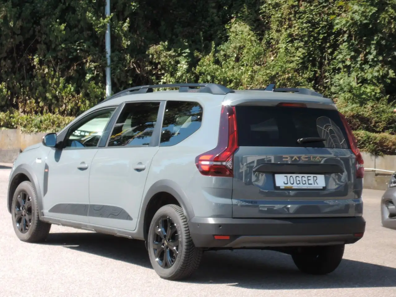 Dacia Jogger TCe 110 Extreme+ 7-Sitzer GJR,Kamera,SHZ — Vehicle gallery 7