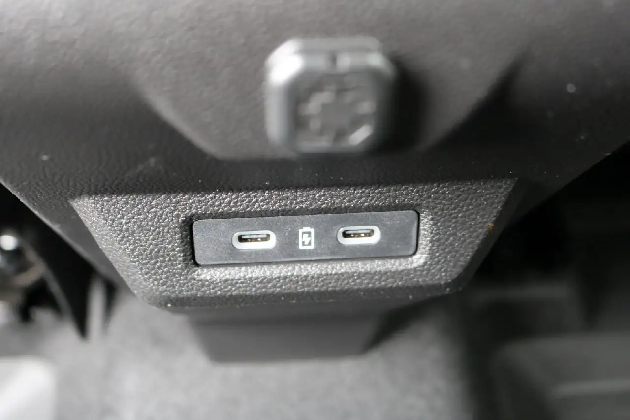 Dacia Duster ECO-G100 Journey-WINTERPAKET-KAMERA-SHZ-PDC — معرض صور السيارة 13