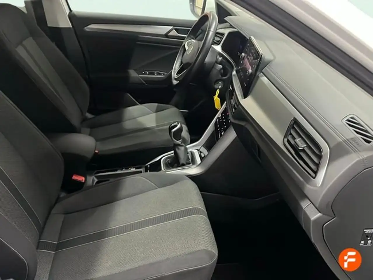 Volkswagen T-Roc 1.0 TSI Life 81kW — معرض صور السيارة 14