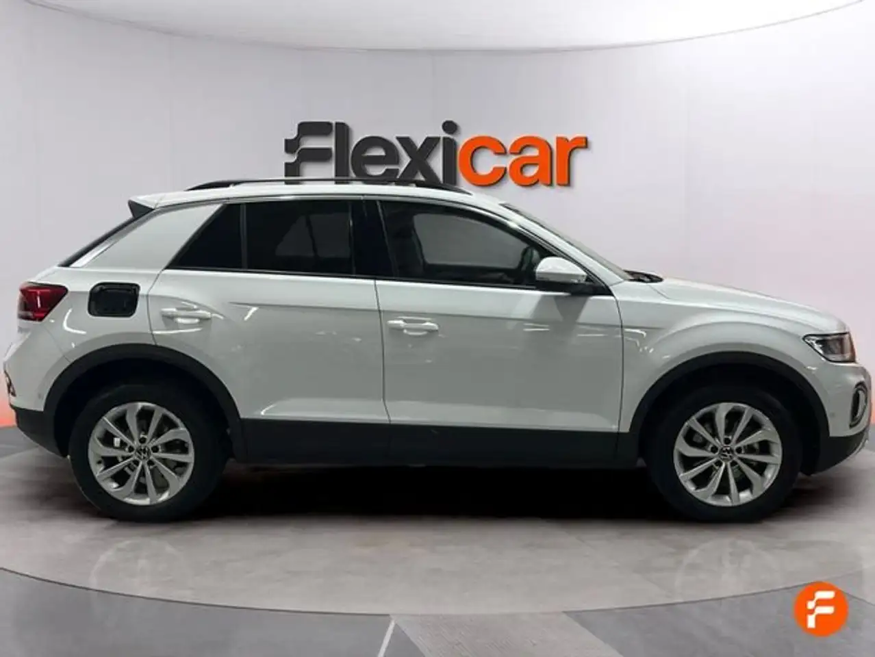 Volkswagen T-Roc 1.0 TSI Life 81kW — معرض صور السيارة 9