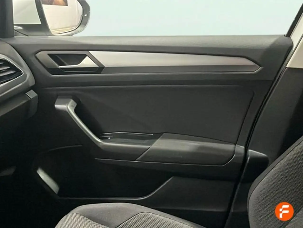 Volkswagen T-Roc 1.0 TSI Life 81kW — معرض صور السيارة 13