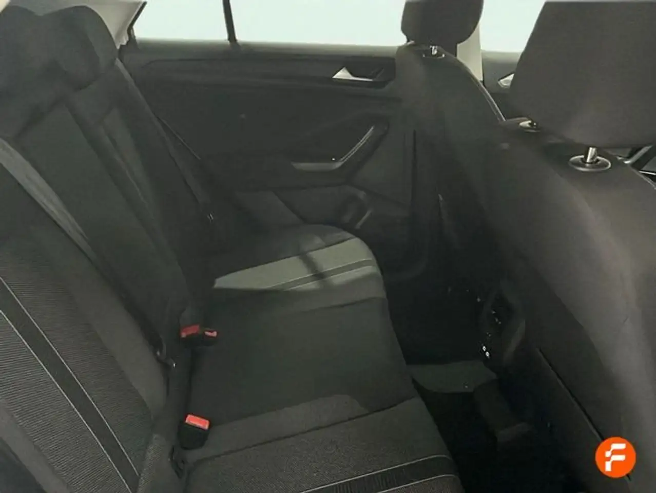 Volkswagen T-Roc 1.0 TSI Life 81kW — معرض صور السيارة 15