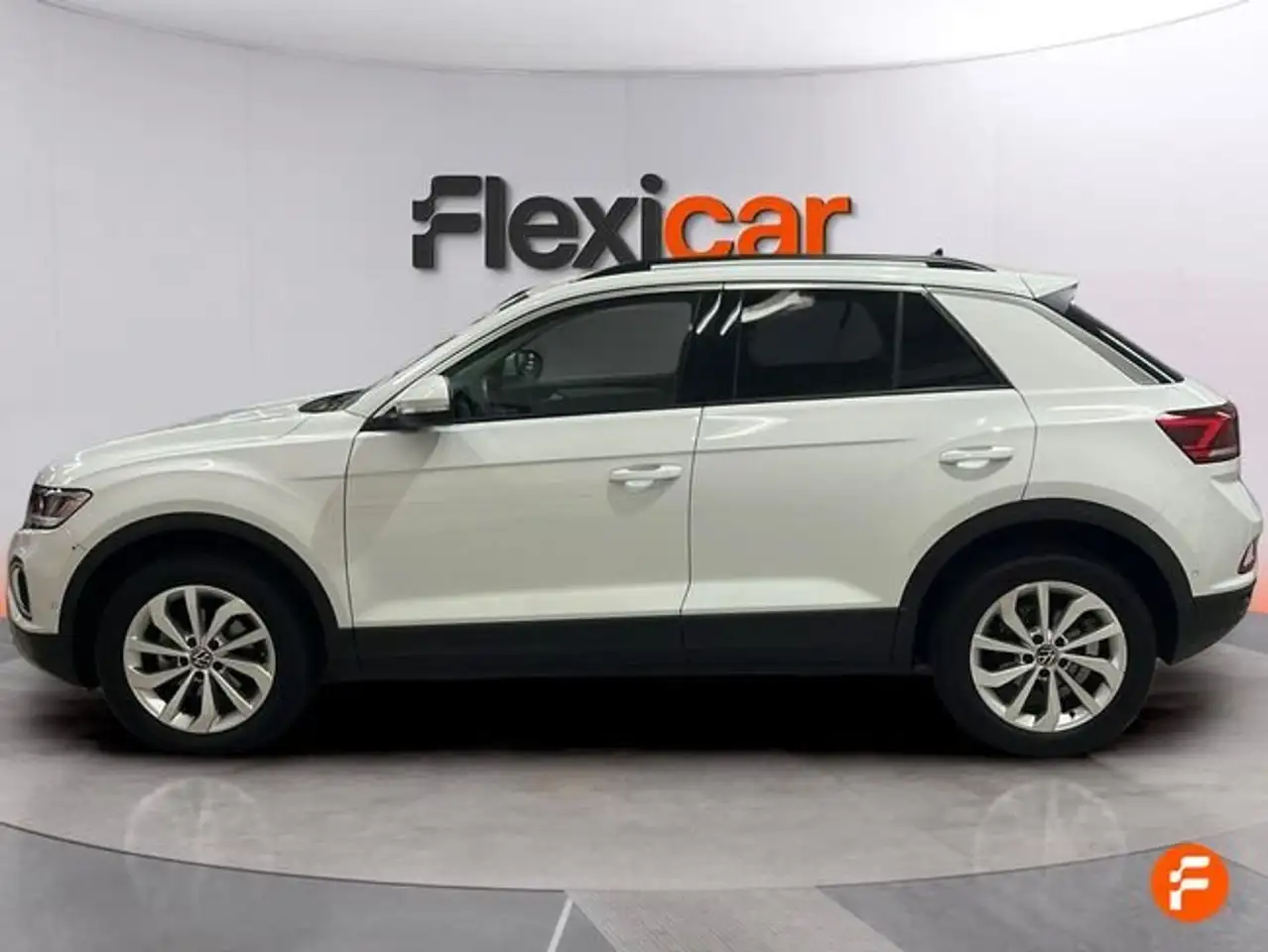 Volkswagen T-Roc 1.0 TSI Life 81kW — معرض صور السيارة 4
