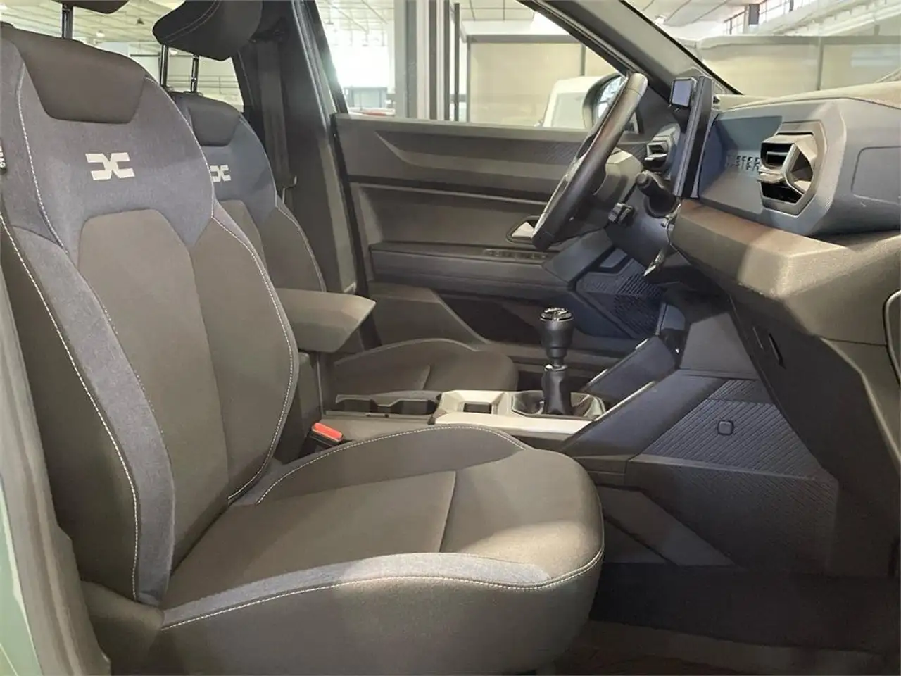 Dacia Duster 1.0 TCe ECO-G Essential 4x2 74kW — معرض صور السيارة 13
