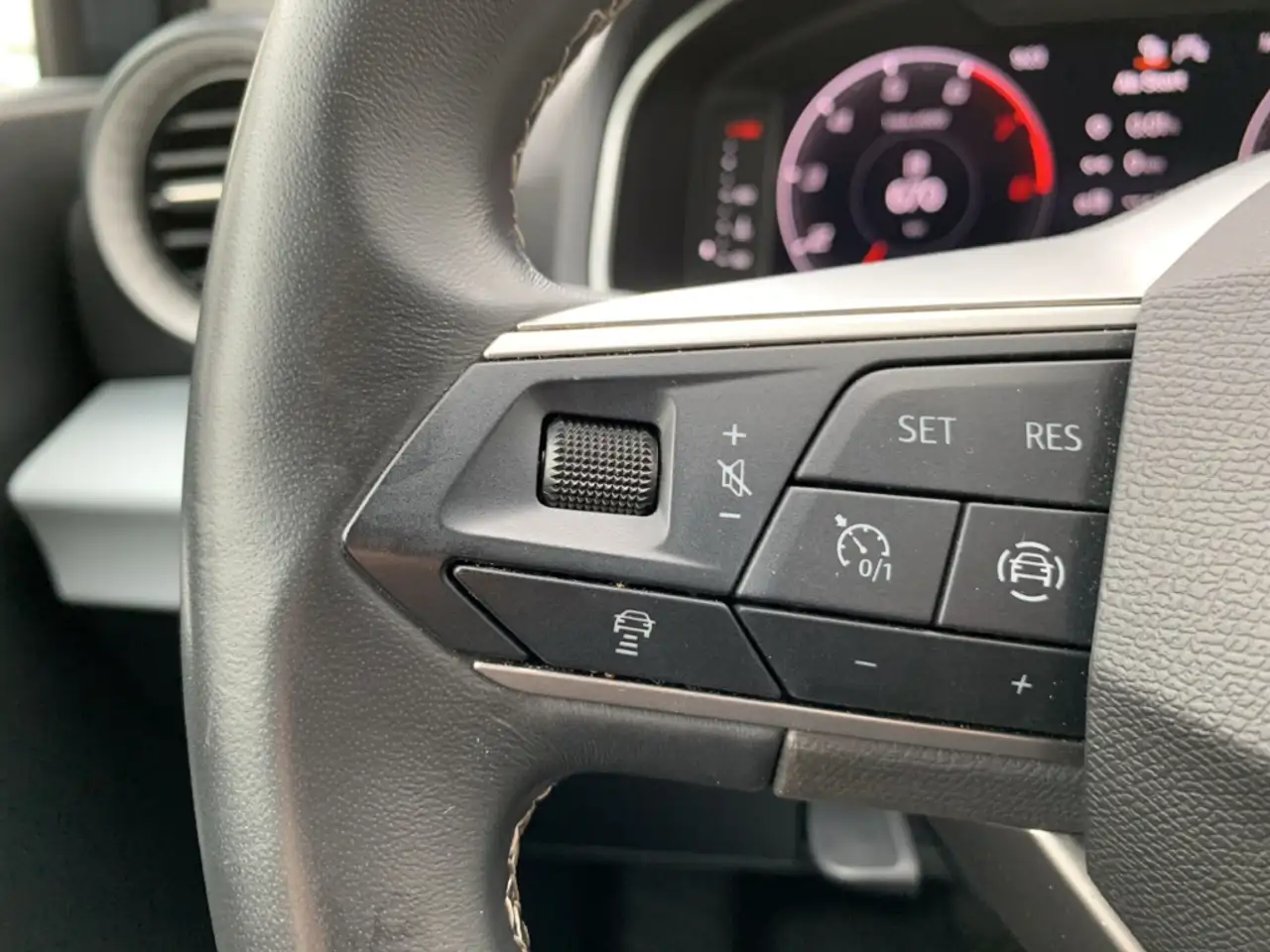 SEAT Ibiza 1.0 TSI STYLE EDITION Style Edition ACC+KLIMA+LED+ — Galerie du véhicule 28
