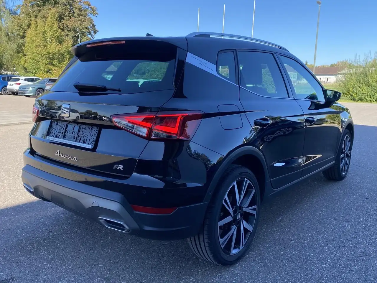 SEAT Arona 1.0 TSI FR AHK+18"+SAFE+DRIVING-XL+FULL-LI — معرض صور السيارة 6
