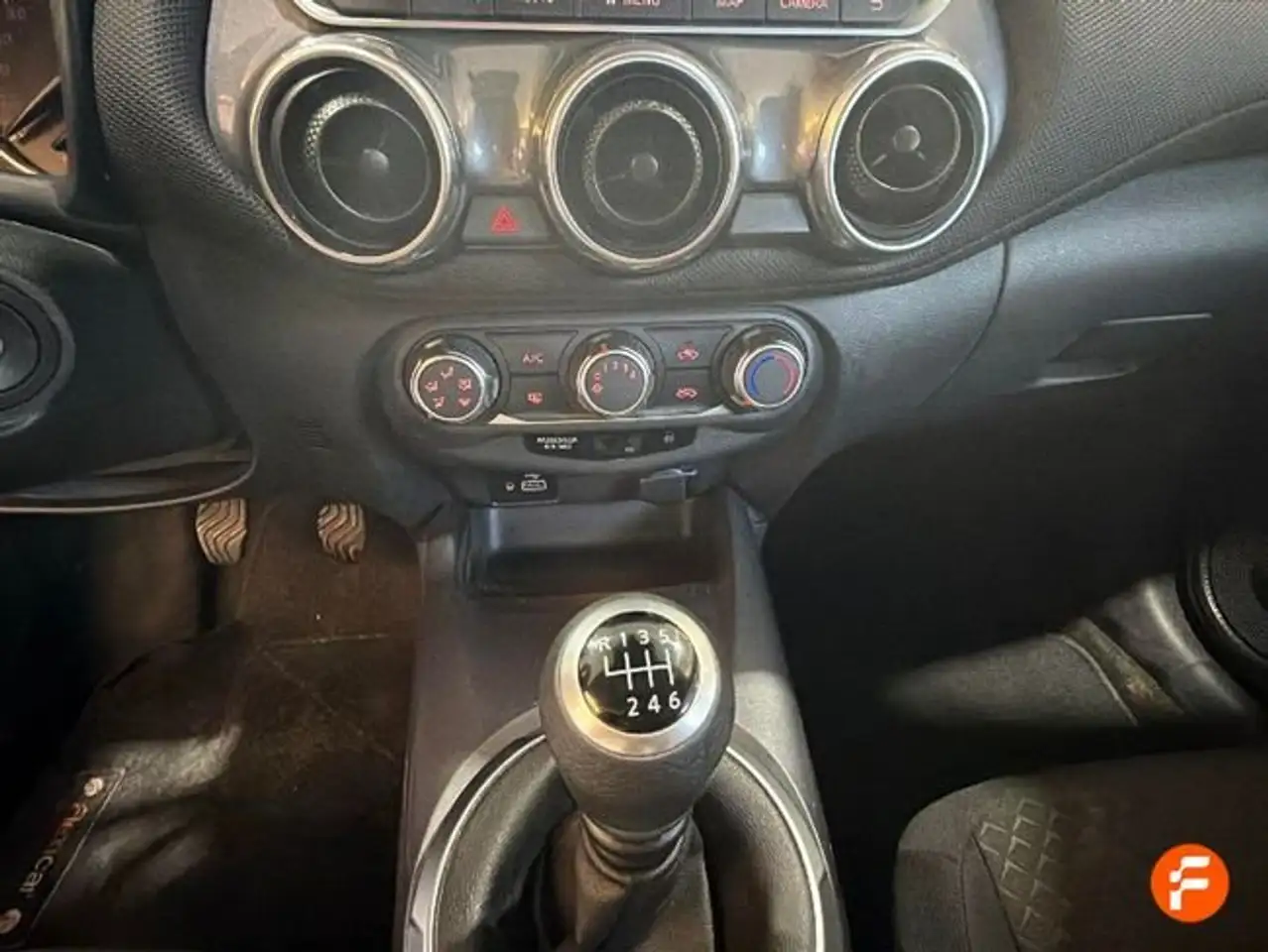 Nissan Juke DIG-T 84 kW (114 CV) 6M/T Acenta — معرض صور السيارة 16