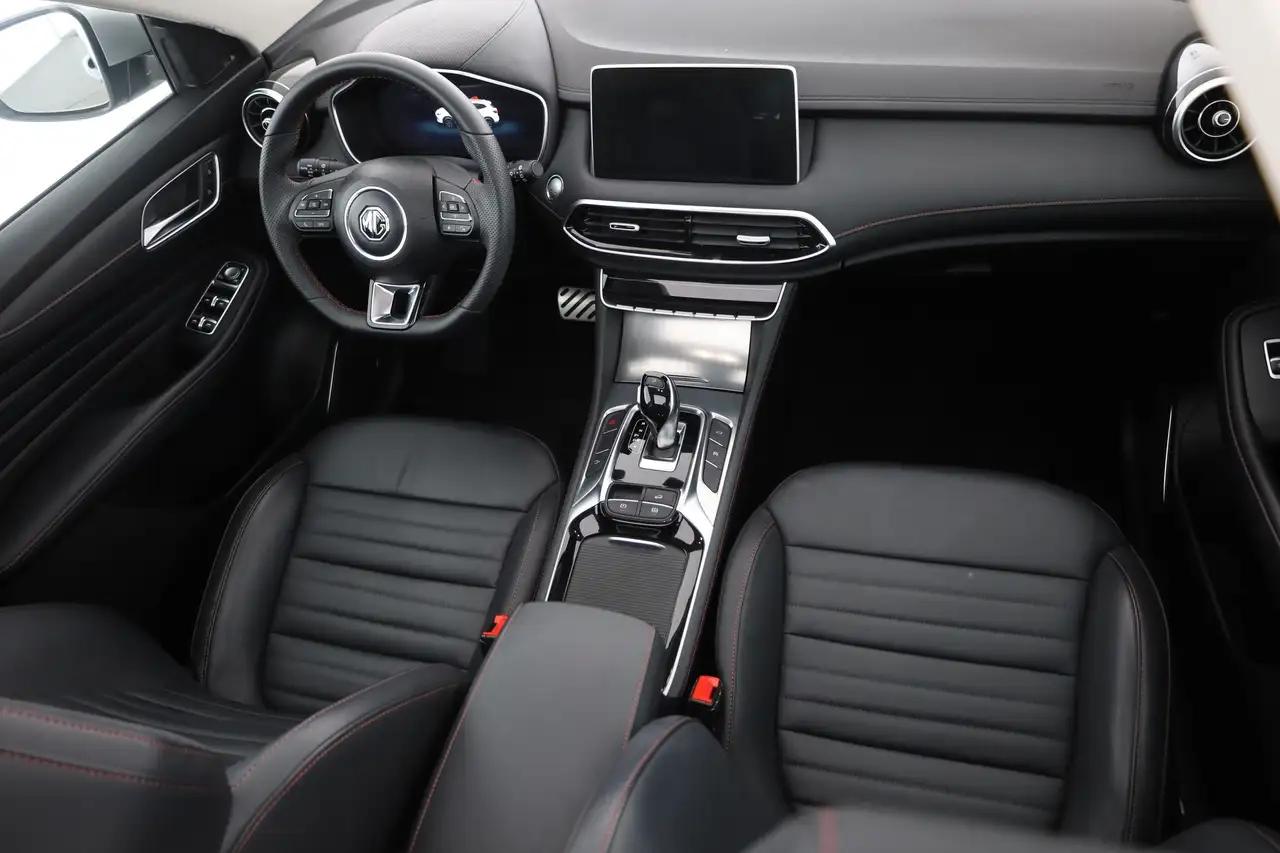 MG HS 1.5 T-GDI Luxury Aut. LED ACC Navi 360° Pano — Galería del vehículo 30