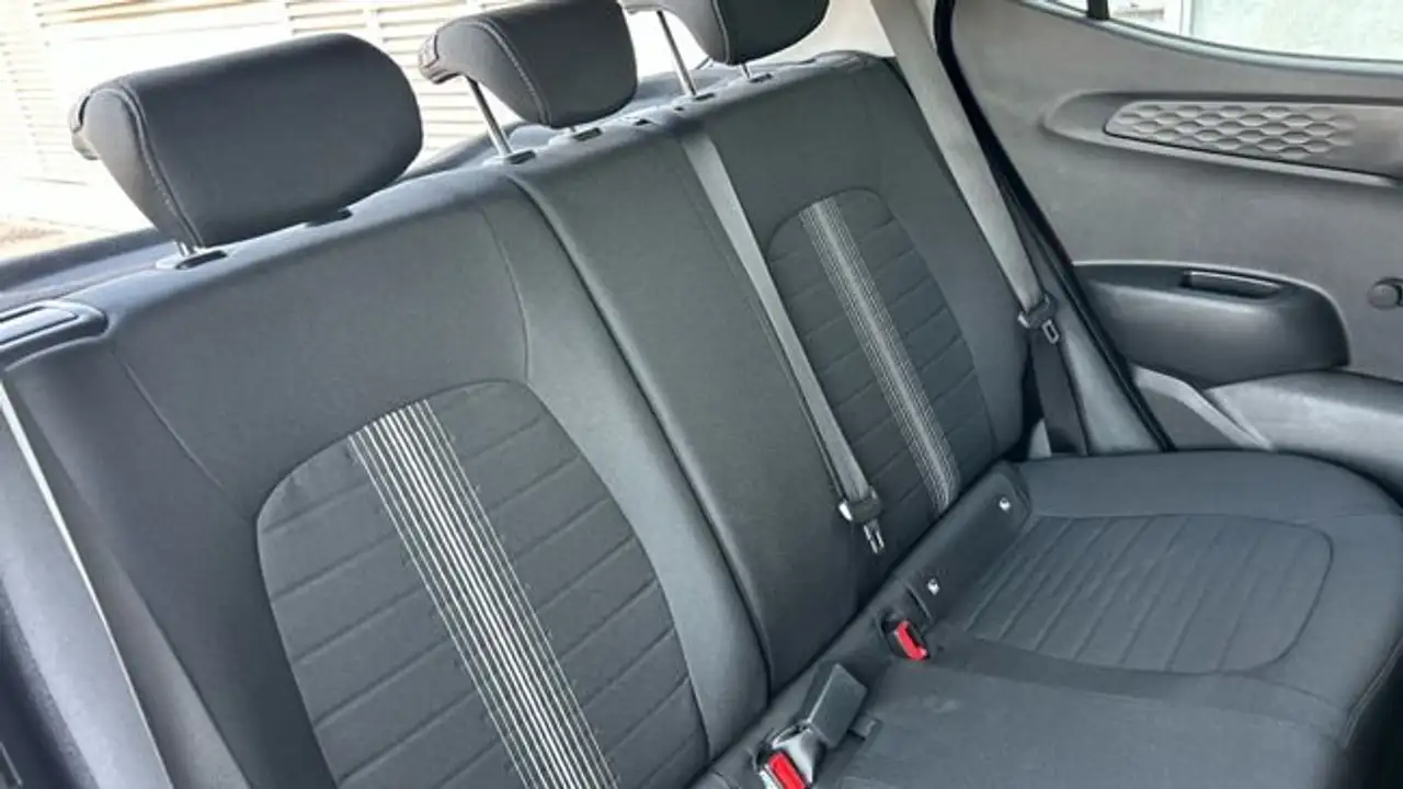 Hyundai i10 1.0 Essence — Galerie du véhicule 6
