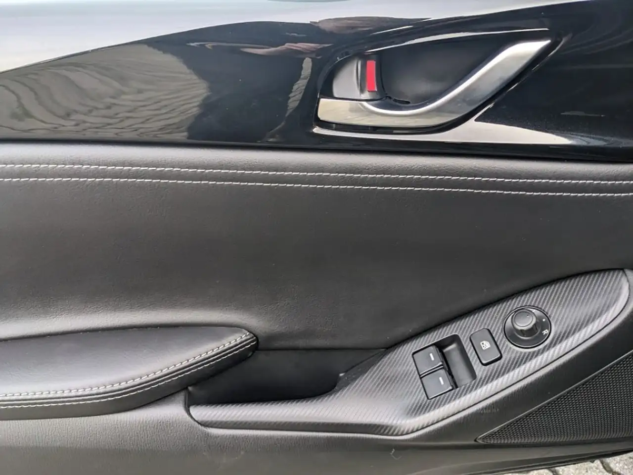 Mazda MX-5 2.0l Exclusive Leder Bose Matrix-LED Navi — Galería del vehículo 26