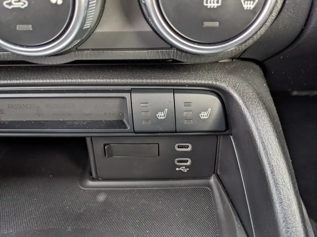 Mazda MX-5 2.0l Exclusive Leder Bose Matrix-LED Navi — Galería del vehículo 23