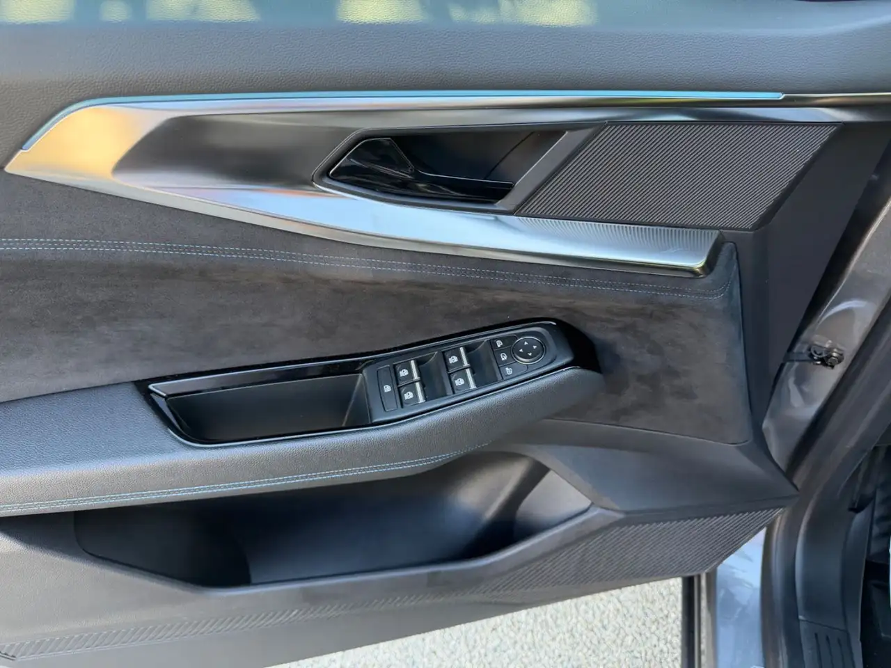 Renault Austral "TECHNO ESPRIT ALPINE" KAM/LED/ALU 20" — معرض صور السيارة 15