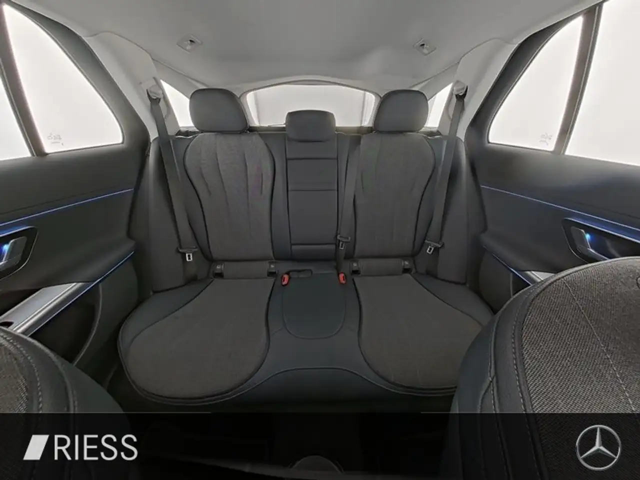 Mercedes-Benz E 300 e T Avantgarde Distr Keyl AHK W-Paket 19" — Galería del vehículo 8