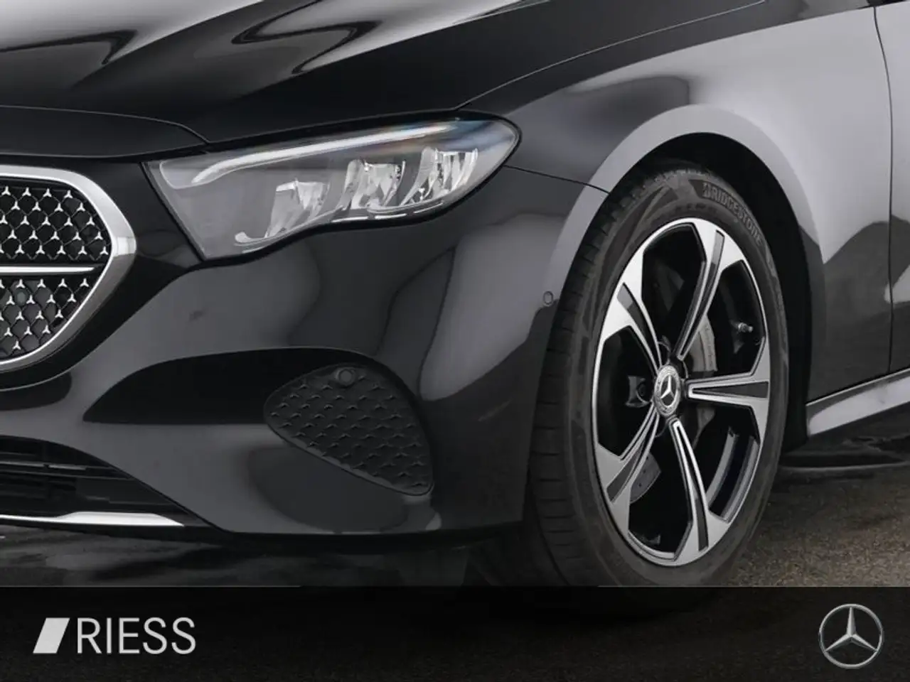 Mercedes-Benz E 300 e T Avantgarde Distr Keyl AHK W-Paket 19" — Galería del vehículo 4