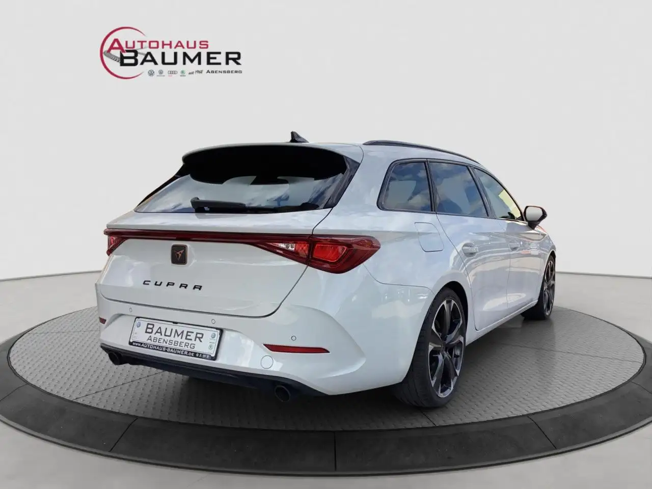 CUPRA Leon Sportstourer VZ 2.0 TSI DSG AHK Navi LED SHZ — Galerie du véhicule 4