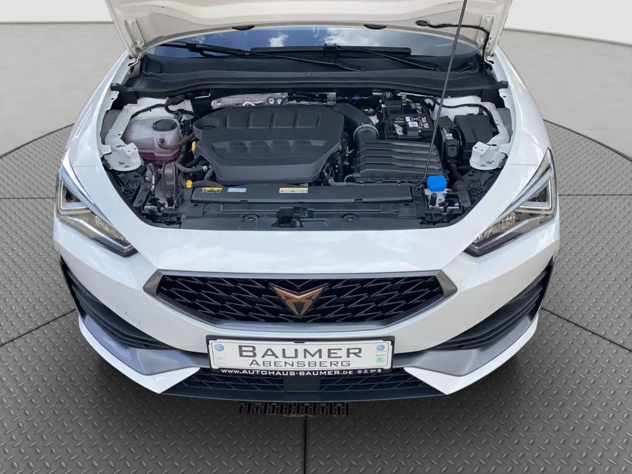 CUPRA Leon Sportstourer VZ 2.0 TSI DSG AHK Navi LED SHZ — Galerie du véhicule 12