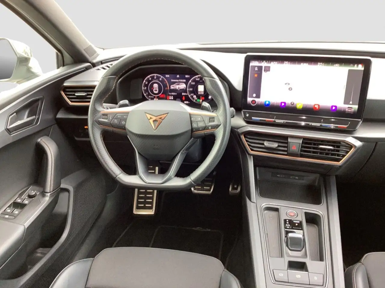 CUPRA Leon Sportstourer VZ 2.0 TSI DSG AHK Navi LED SHZ — Galerie du véhicule 16