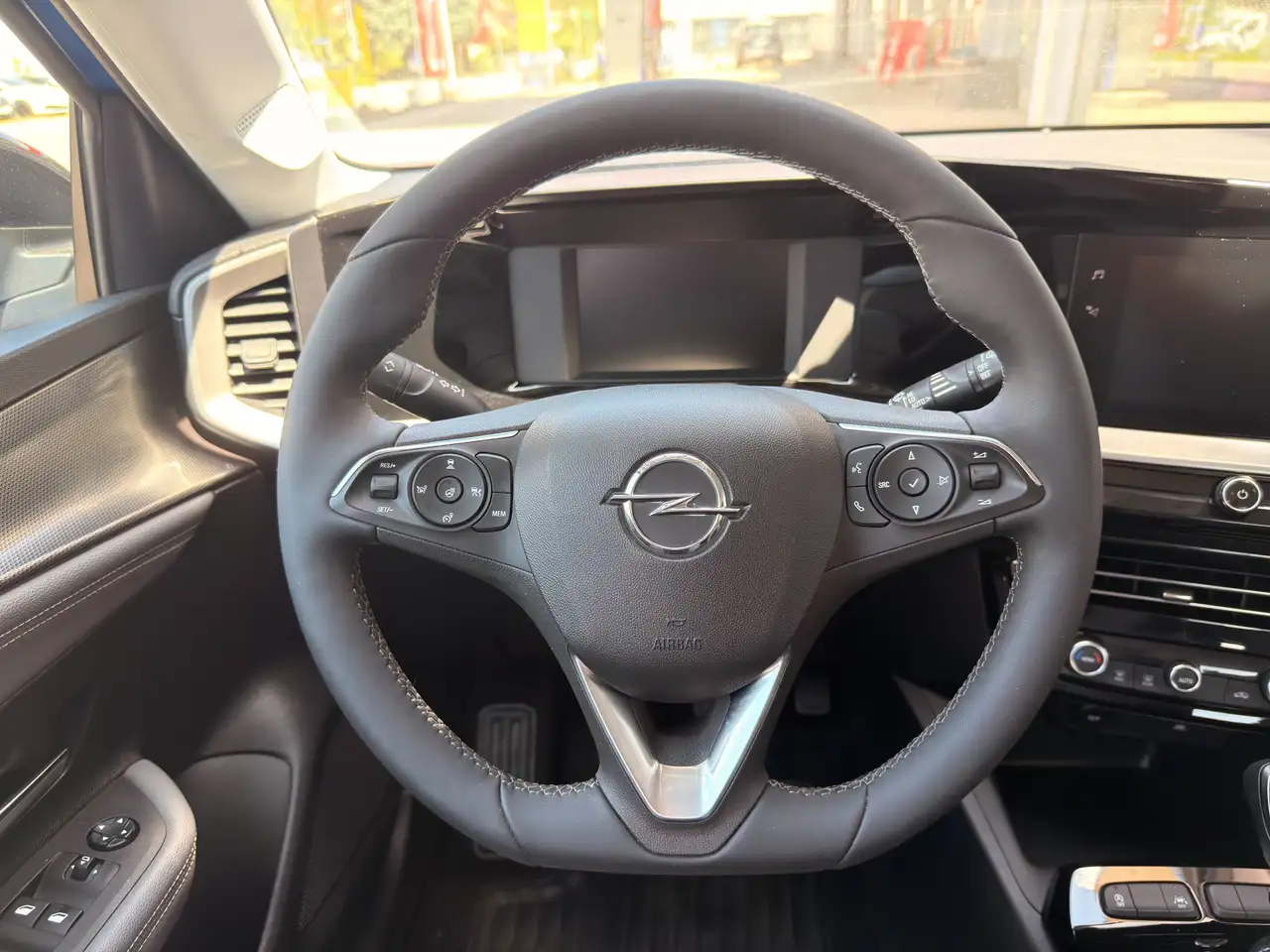 Opel Mokka B Elegance Navi,LED,Sitz+Lenkradheizung,R-Kamera,PDC,Alufelgen,Carplay,Tempomat,Klimaautomatik. — معرض صور السيارة 14
